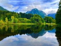 Der wunderschöne Moorweiher in Oberstdorf. • © Biggi Oehler