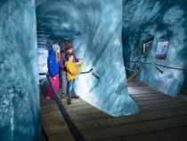 Die Eisgrotte am Stubaier Gletscher. • © TVB Stubai, André Schönherr