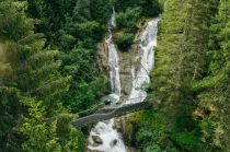 Der Langetaler Wasserfall im Stubaital. • © TVB Stubai