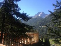 Die Aussicht von der Plattform am Bichler Wasserfall im Pitztal. • © TVB Pitztal