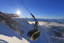 Die Dachstein Gletscherbahn vor prächtiger Kulisse.  • © Schladming-Dachstein.at / Photo Austria HP Steiner