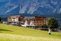 Das Hotel Schwaigerhof im Sommer. • © skiwelt.de - Christian Schön