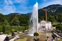 Schlossteich Linderhof mit Fontaine • © skiwelt.de / christian schön