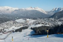 Blick auf Seefeld vom Skigebiet Gschwandtkopf aus. • © Olympiaregion Seefeld