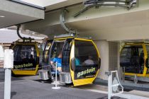 Gondeln in der Talstation der Senderbahn I im Angertal. Die Bahn ist nur an wenigen Tagen im Sommer in Betrieb. Vorher informieren! • © skiwelt.de / christian schön