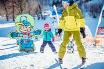 Erste Schritte im Schnee... Das neue Schatzberg Zwergenland ist dafür perfekt. • © Ski Juwel Alpbachtal Wildschönau