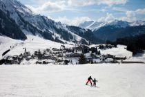 Skifahren im Skigebiet Berwang-Bichlbach. • © Tirol Werbung, Kathrein Verena