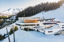 Station am Maiskogel auf 1.570 Meter: Die Bergstation der MK Maiskogelbahn ist gleichzeitig die Talstation der neuen 3K K-onnection. • © Kitzsteinhorn