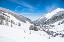 Der Ort Zauchensee und die Gamskogelbahn I im Winter.  • © Altenmarkt-Zauchensee Tourismus, Nadia Jabli Photography