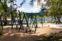 Spielplatz vor dem Promenadenbad in Pörtschach • © skiwelt.de / christian schön