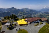 Der Alpengasthof Buchensteinwand vom Jakobskreuz aus fotografiert. • © skiwelt.de - Silke Schön