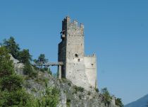 Die Ruine Schrofenstein in Stanz. • © Tirol Werbung, Bernhard Aichner