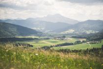 Der Ort Straß liegt im Attergau in Oberösterreich. • © TVB Attersee-Attergau, Moritz Ablinger