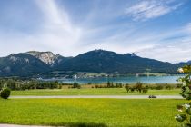 Der Wolfgangsee mit dem Ort Strobl im Hintergrund. • © skiwelt.de - Christian Schön