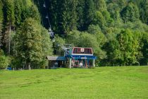 Die Hausbergbahn liegt unweit der Hartkaiserbahn, ist im Sommer allerdings nicht in Betrieb. • © skiwelt.de / christian schön