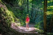 Der Slow Trail Yogaweg in Velden führt an wunderschönen Orten vorbei.  • © Wörthersee Tourismus, Stefan Koechl