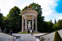 Venustempel im Schlossgarten von Schloss Linderhof • © skiwelt.de / christian schön