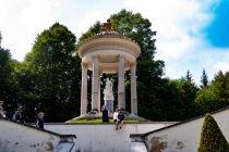 Venustempel im Schlossgarten von Schloss Linderhof • © skiwelt.de / christian schön