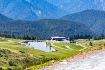 Die Bergstation der 8er Sesselbahn Kapellen in Waidring - im Sommer allerdings geschlossen. • © skiwelt.de - Silke Schön