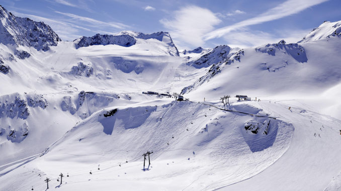 Schon seit September begeistert Sölden mit Skilauf am Gletscher. Jetzt öffnen auch die Pisten im Winterskigebiet. // Foto: Ötztal Tourismus