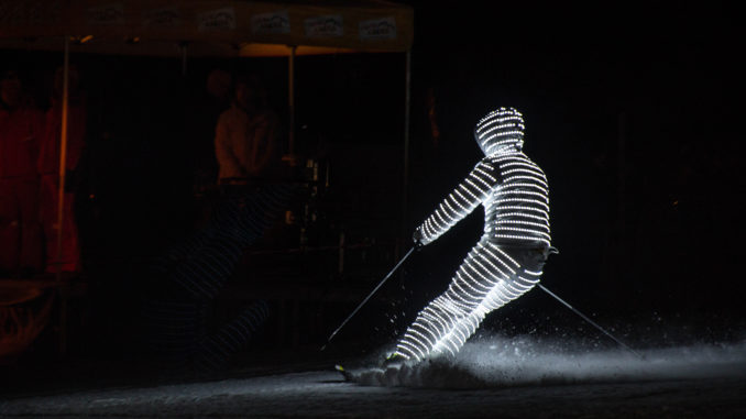 Die spektakuläre Eventreihe „Arena Skishow“ auf der Übungswiese an der Dorfabfahrt Gerlos nimmt am 26.Dezember 2022 um 20:30 Uhr ihren Auftakt. // Foto: Zillertal Arena