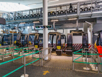 Einstieg in die Planaibahn in Schladming - natürlich nur mit gültigem Skipass möglich. // Foto: skiwelt.de